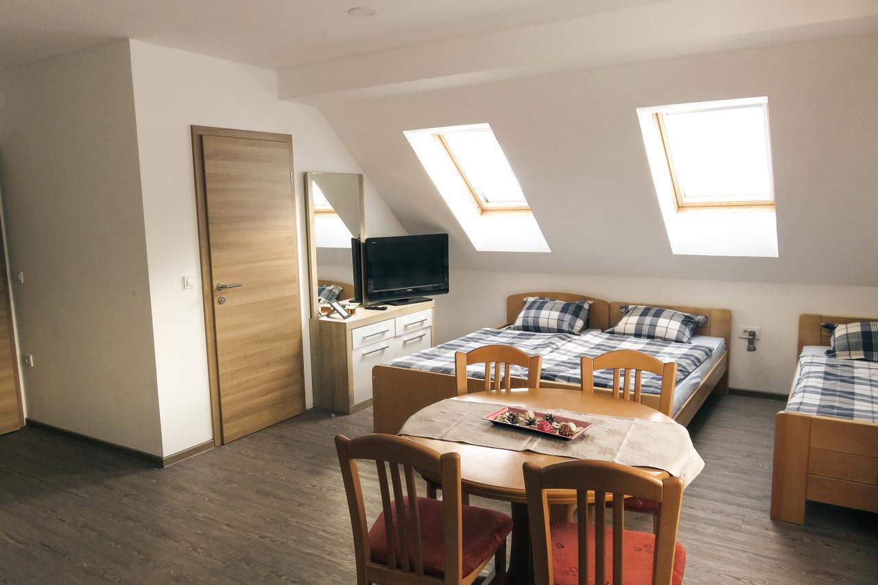 Apartment And Rooms Maraton Kranjska Gora Extérieur photo